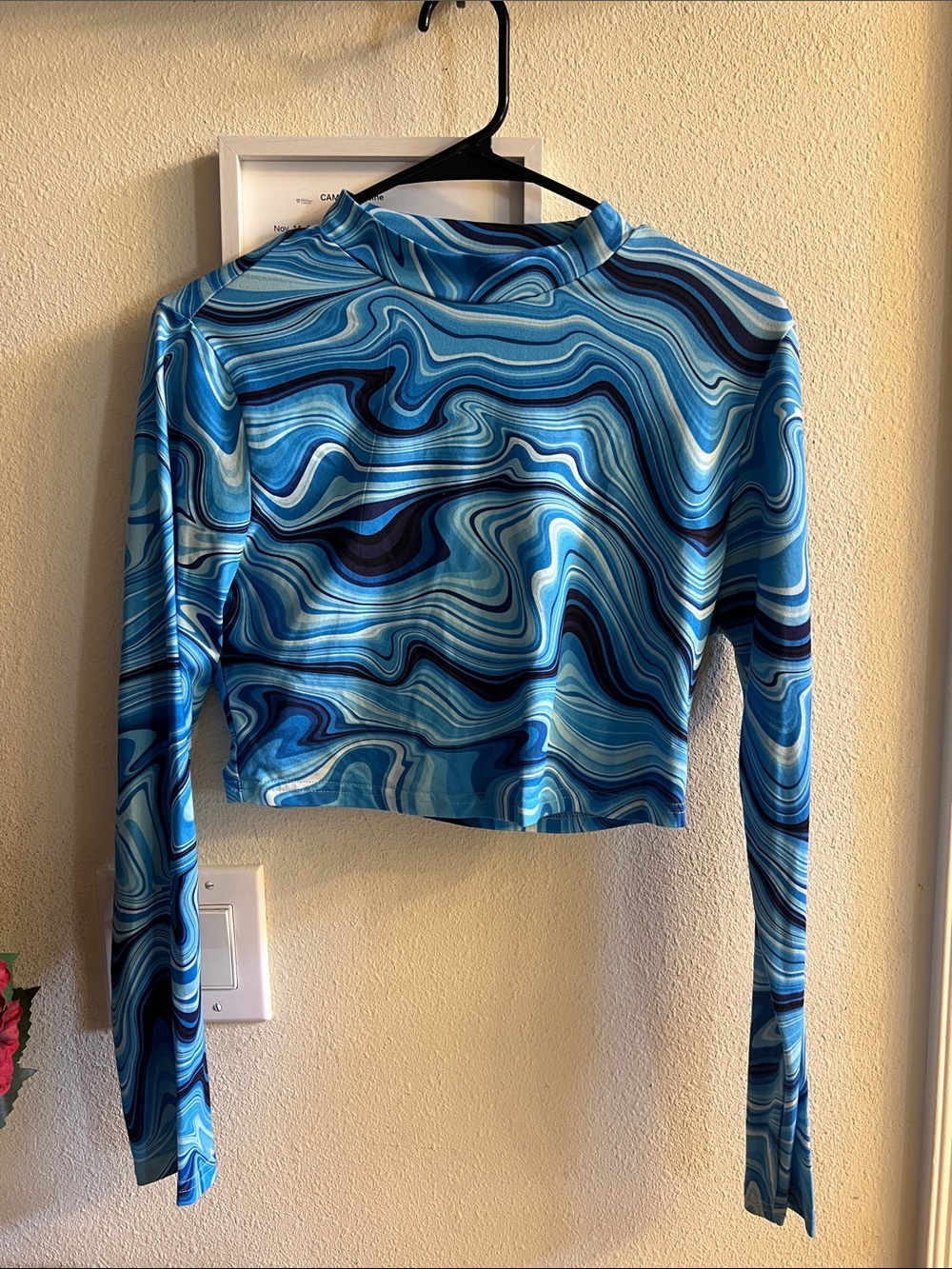 Blue Wave-Print Long Sleeve Crop Top